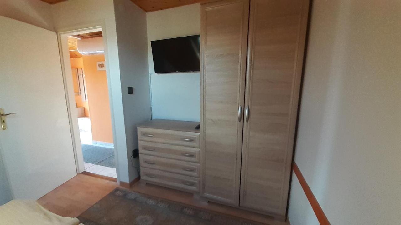 Patri Apartmanhaz เคสเท ภายนอก รูปภาพ