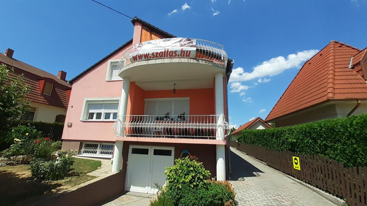 Patri Apartmanhaz เคสเท ภายนอก รูปภาพ
